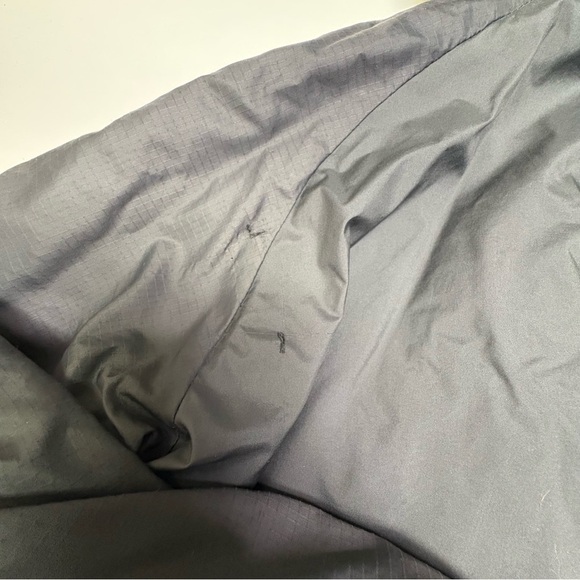 The North Face Boys Med Reversible Breezeway WindWall Jacket Grey Green Spring - Picture 8 of 9